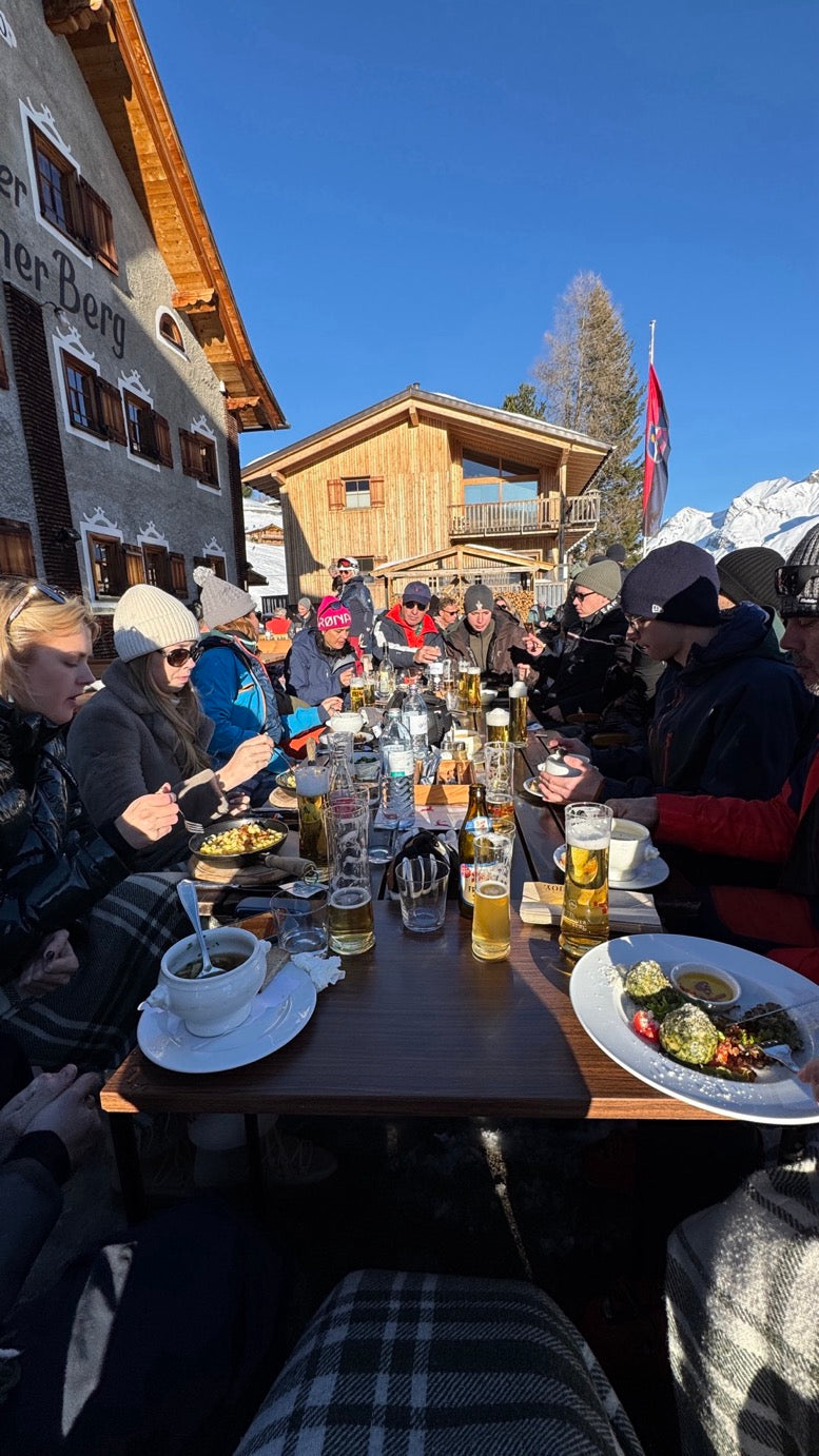 Private Ski Guiding in the Arlberg with Mandarin Translation