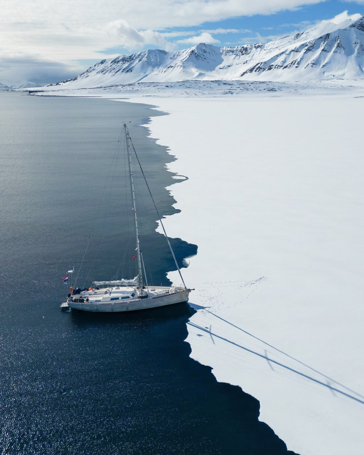 Sail & Ski Svalbard private yacht ski expedition